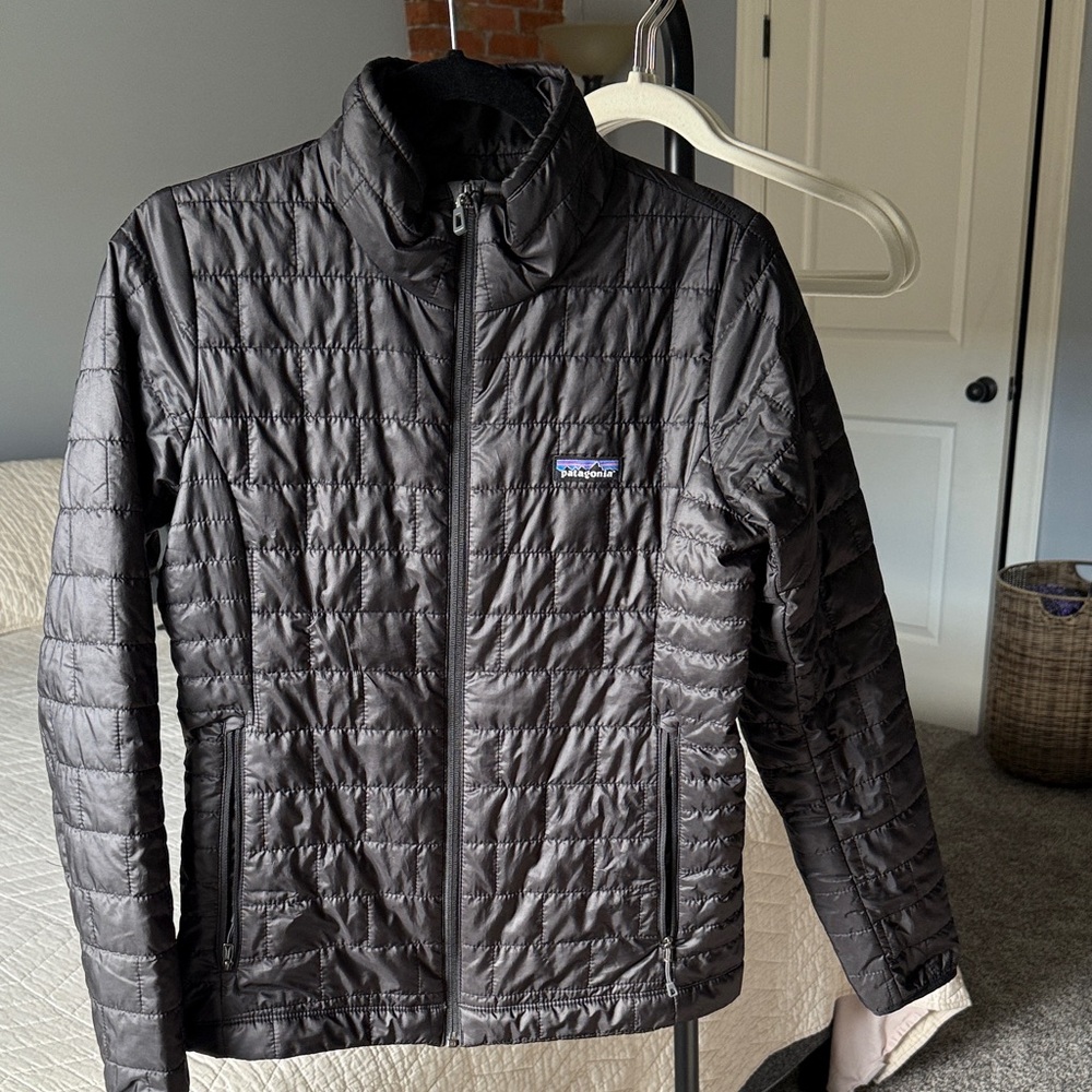 Patagonia women’s nano puff Jacket